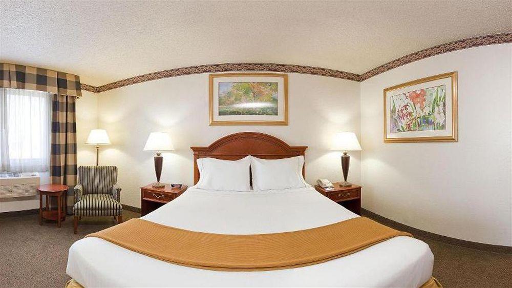 Holiday Inn Express & Suites Johnstown By Ihg Zewnętrze zdjęcie