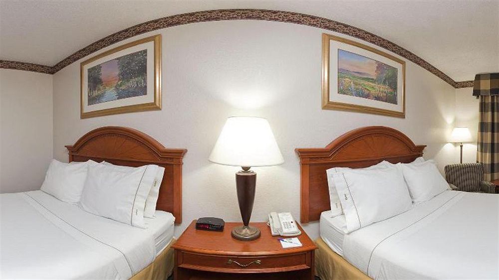Holiday Inn Express & Suites Johnstown By Ihg Zewnętrze zdjęcie