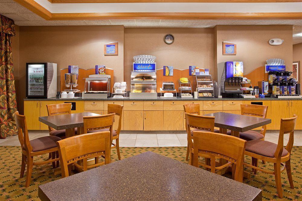 Holiday Inn Express & Suites Johnstown By Ihg Zewnętrze zdjęcie
