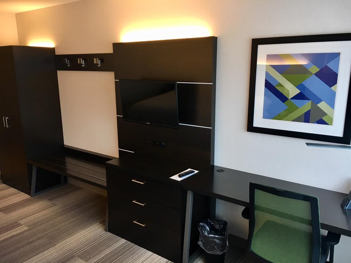 Holiday Inn Express & Suites Johnstown By Ihg Zewnętrze zdjęcie