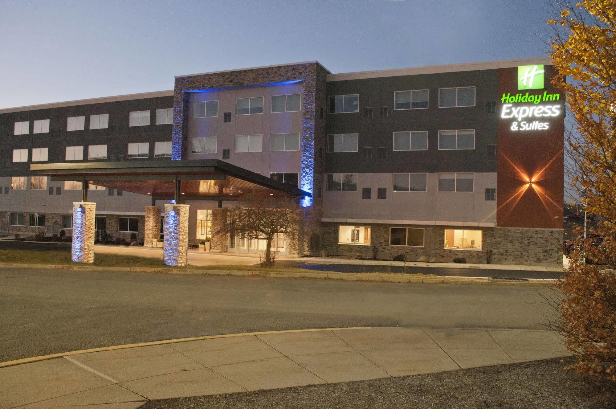 Holiday Inn Express & Suites Johnstown By Ihg Zewnętrze zdjęcie
