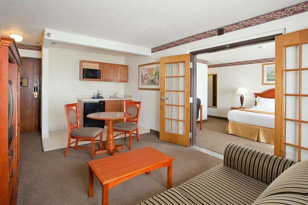 Holiday Inn Express & Suites Johnstown By Ihg Zewnętrze zdjęcie