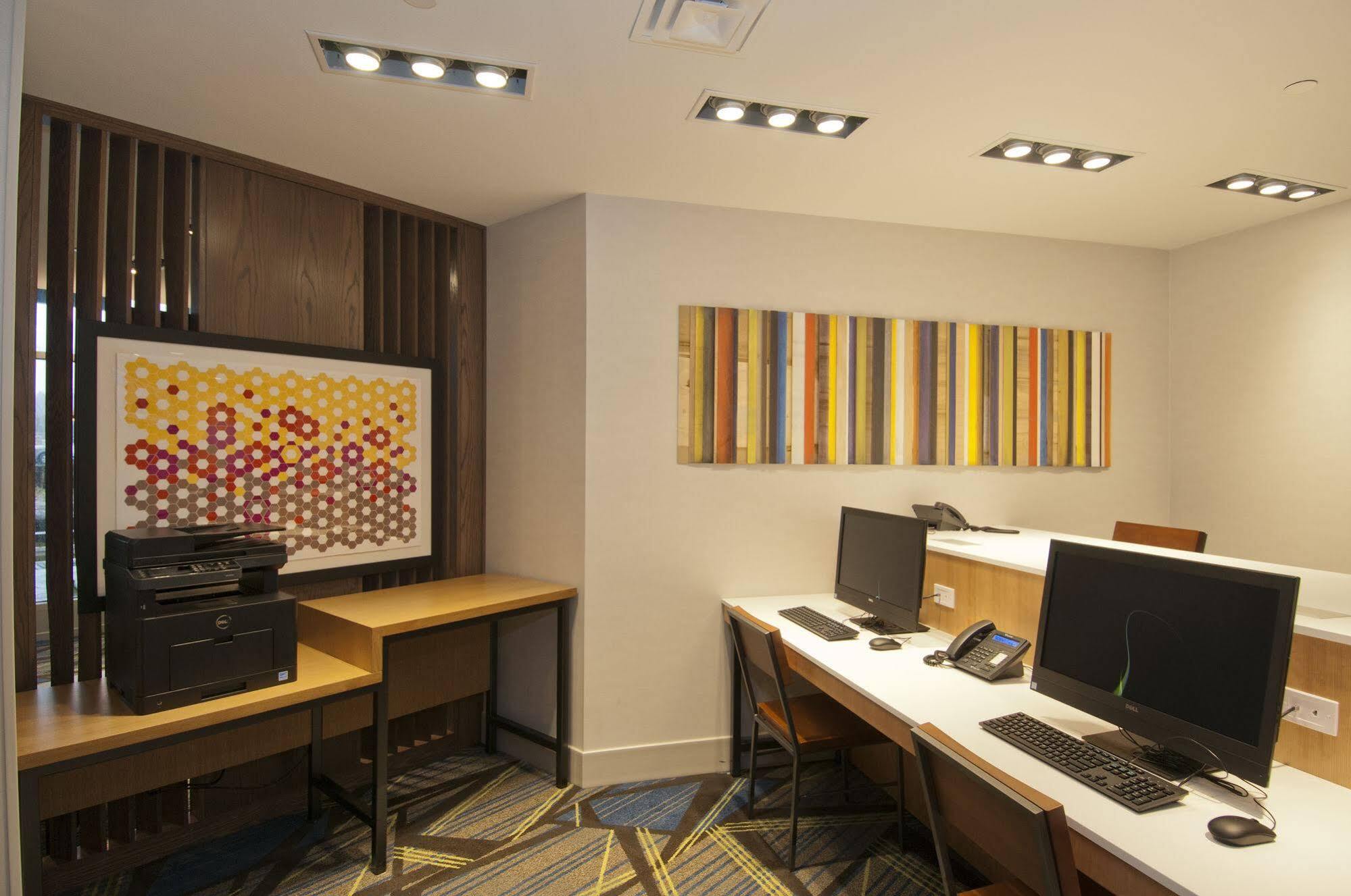 Holiday Inn Express & Suites Johnstown By Ihg Zewnętrze zdjęcie