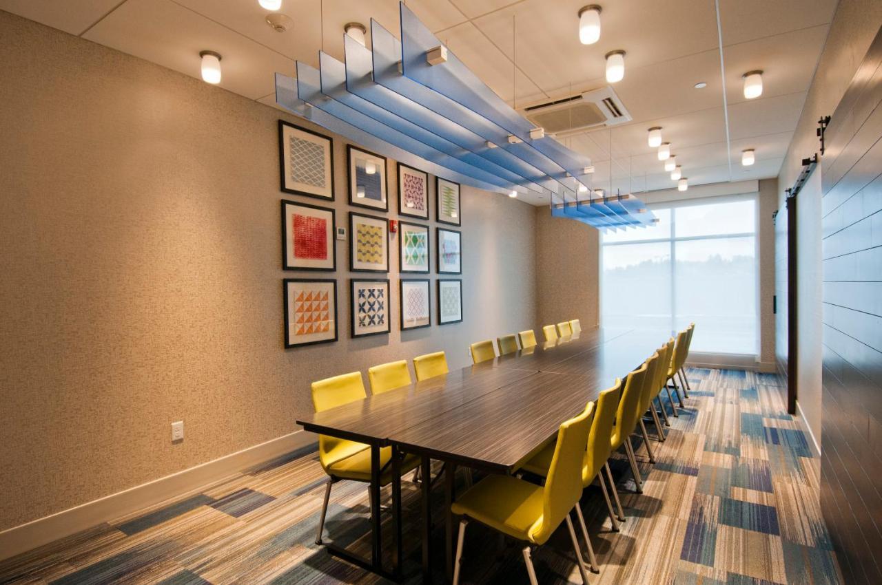 Holiday Inn Express & Suites Johnstown By Ihg Zewnętrze zdjęcie