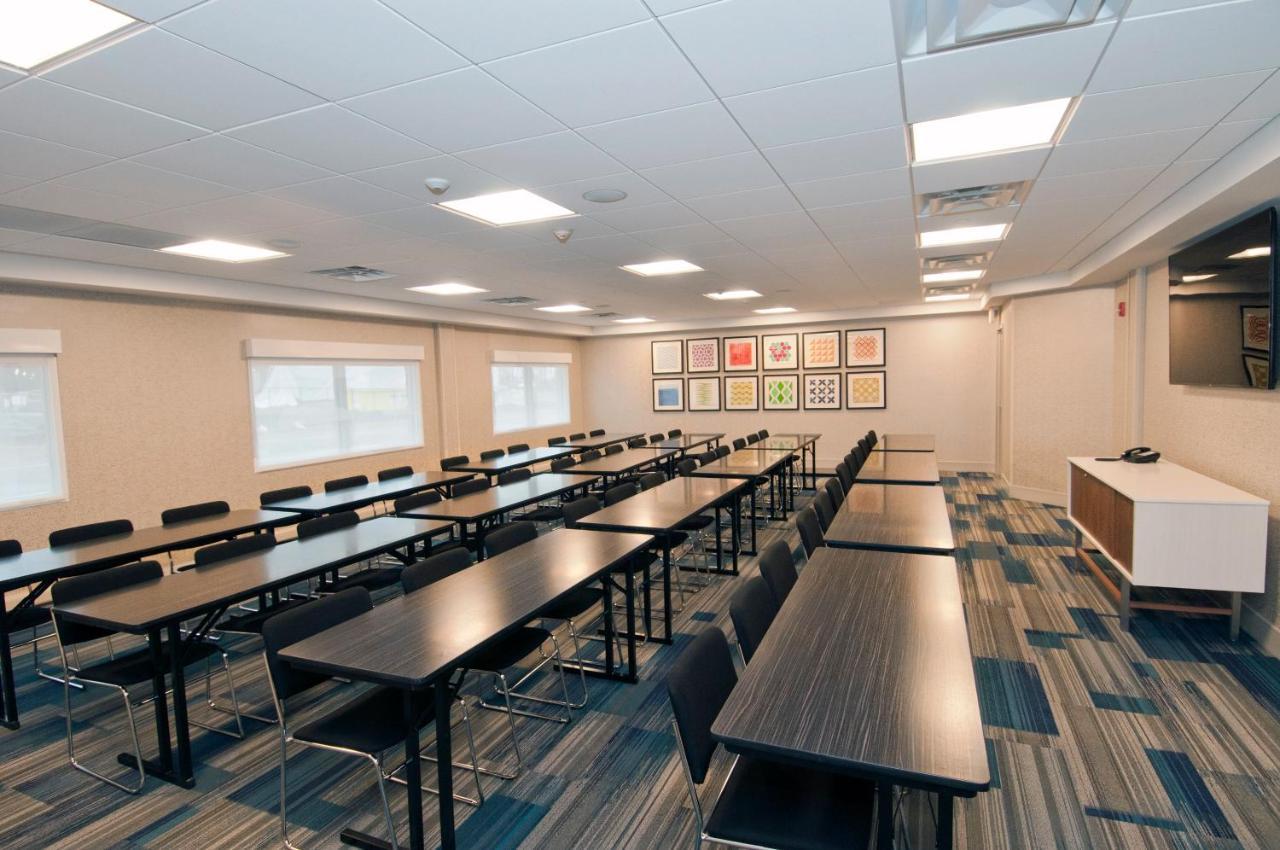 Holiday Inn Express & Suites Johnstown By Ihg Zewnętrze zdjęcie