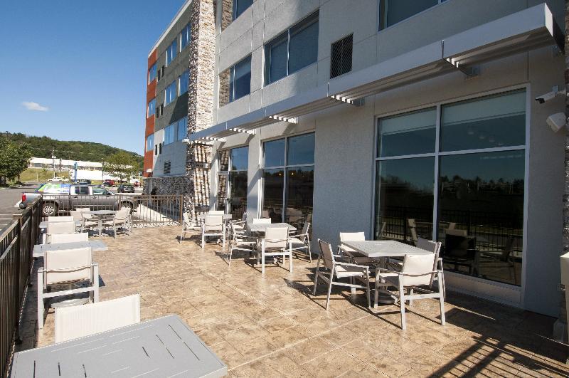 Holiday Inn Express & Suites Johnstown By Ihg Zewnętrze zdjęcie