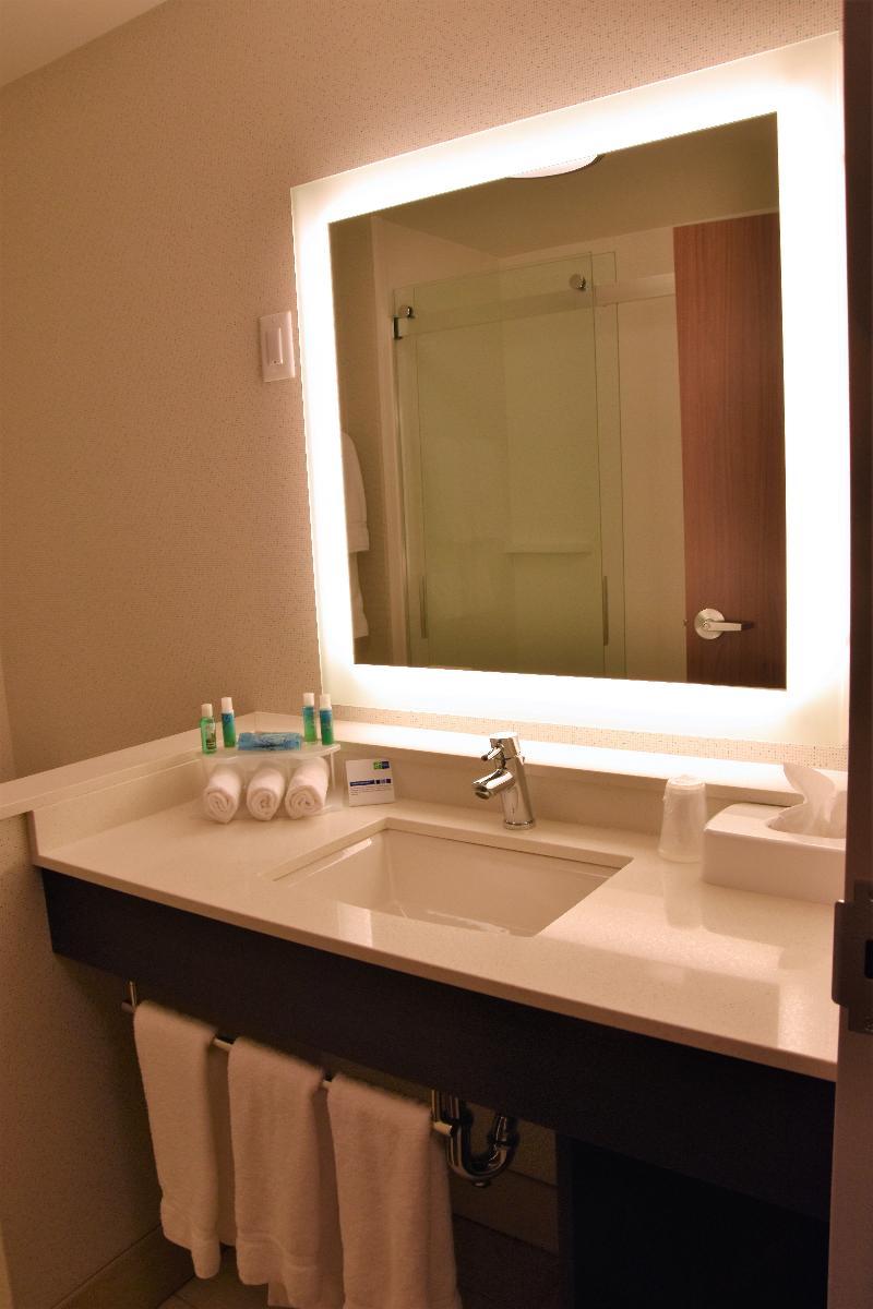 Holiday Inn Express & Suites Johnstown By Ihg Zewnętrze zdjęcie